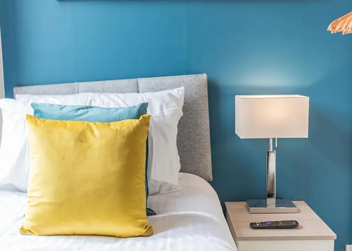 *King Bed* Luxury City Centre House